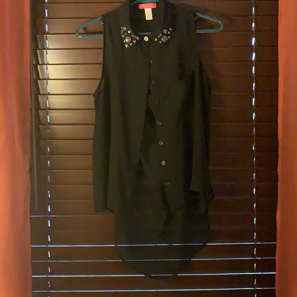 Six Degrees brand top